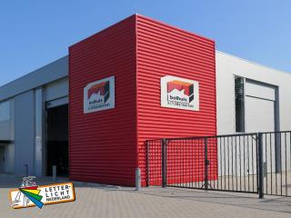  Gevelbord reclame volgens huisstijl schildersbedrijf